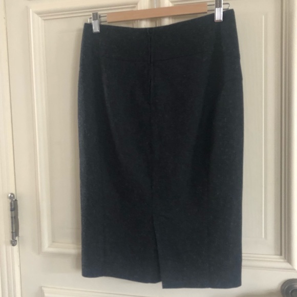 Grey pencil skirt from Smart Set - Size 2 - Picture 2 of 6